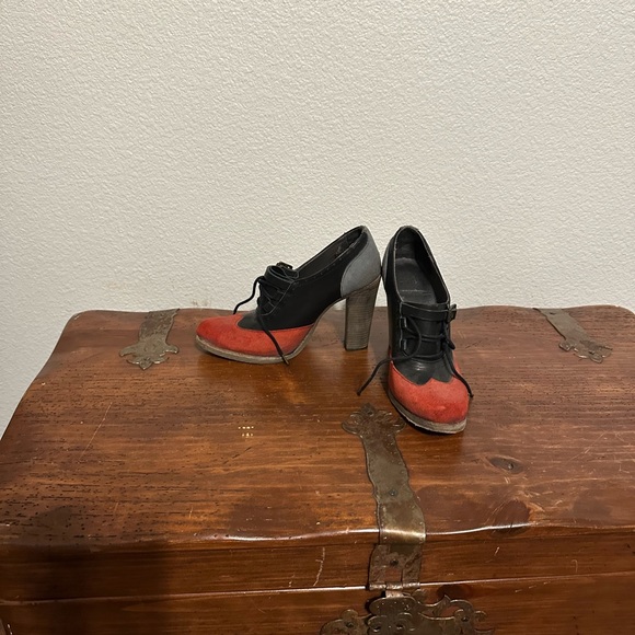 Ksubi Black/Red/Gray Color Block Memphis Heels in a size 39 or 8.5 gently used - Picture 1 of 6